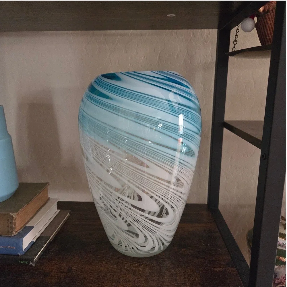Murano Vintage Artisan Swirl Glass Vase Blue White Elegant Home Decor‎ Accent